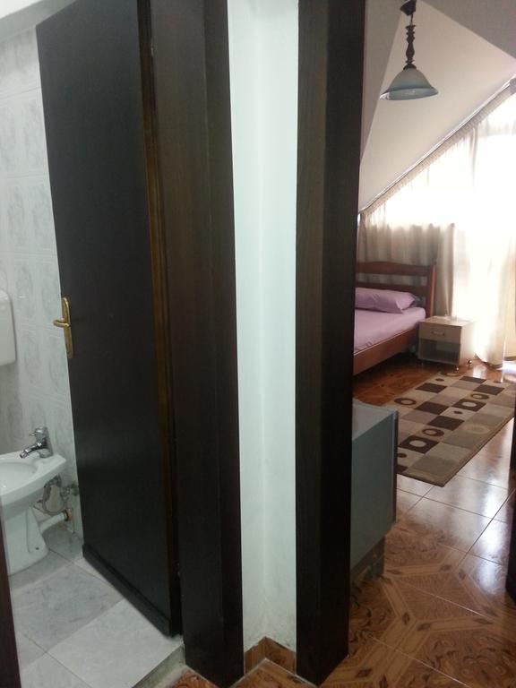 Hotel Ambasador Bahçallëk Habitación foto